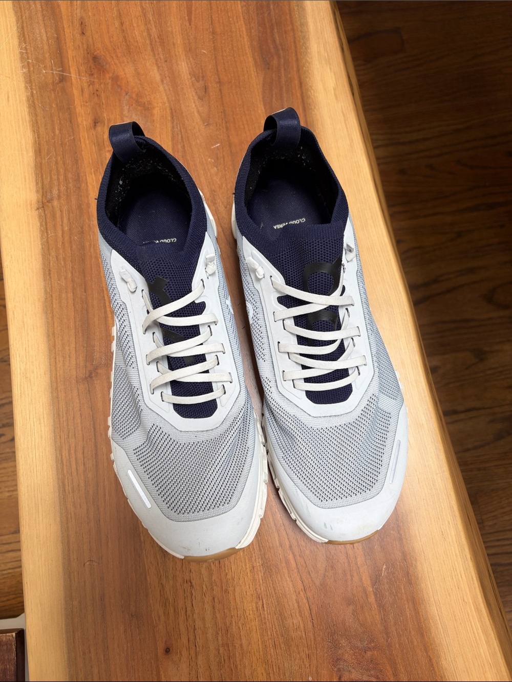 On Running Men's Light Gray and Navy Knit Sneakers